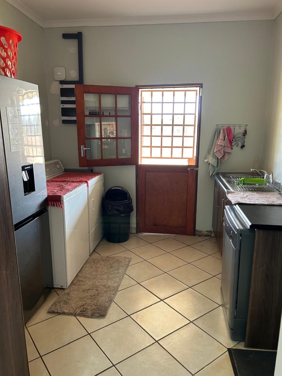 8 Bedroom Property for Sale in Swartruggens North West